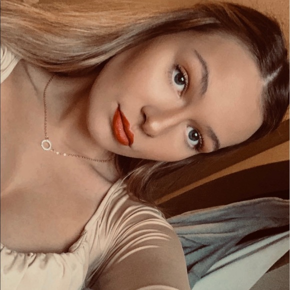 Meet your Posher, Zoe - Picture 1 of 1